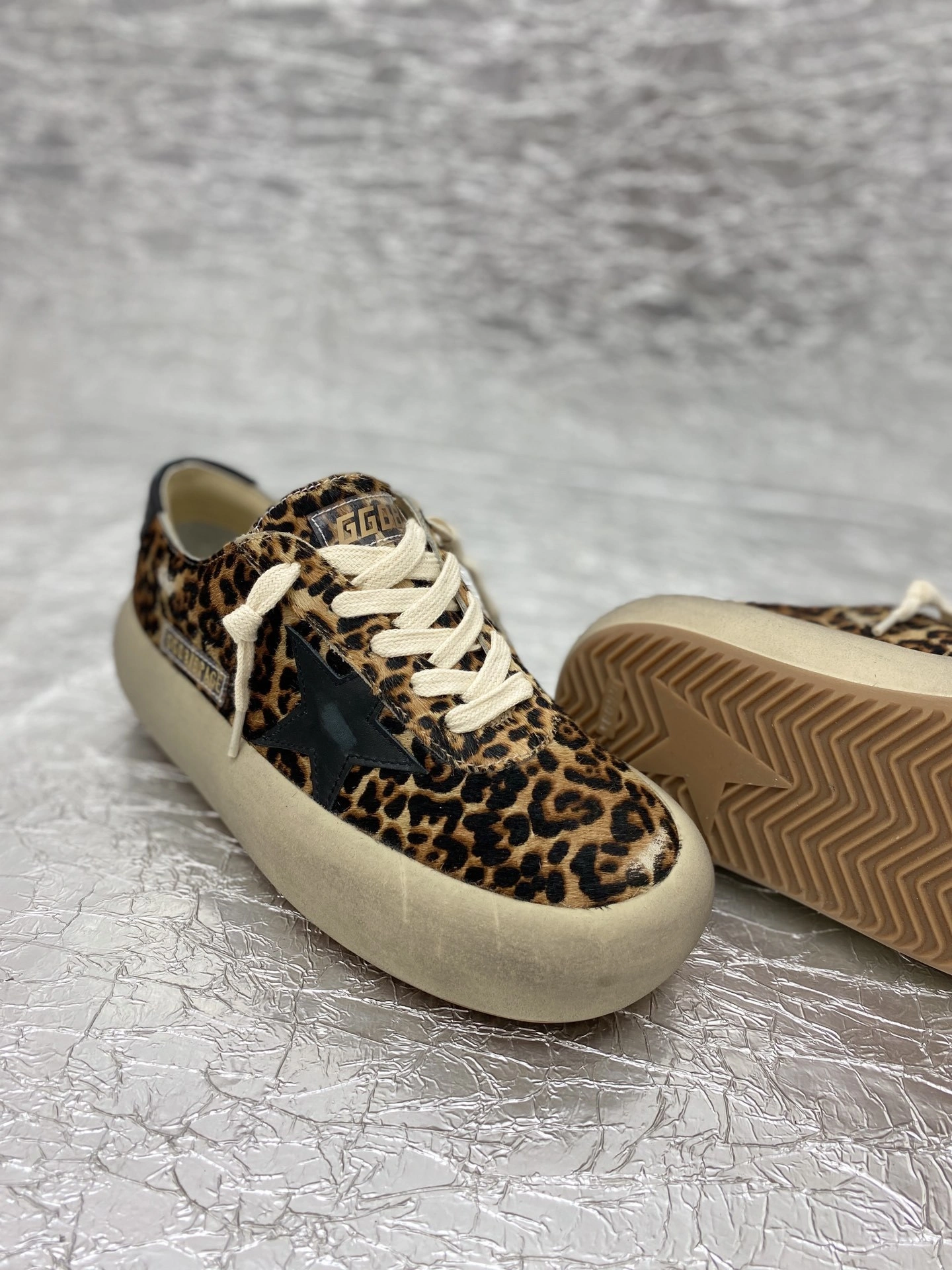 OOBB-- 6642 GWF00378.F003305.81472 GMF00378.F003305.81472 Space cowhide item:E-X362J2901T
